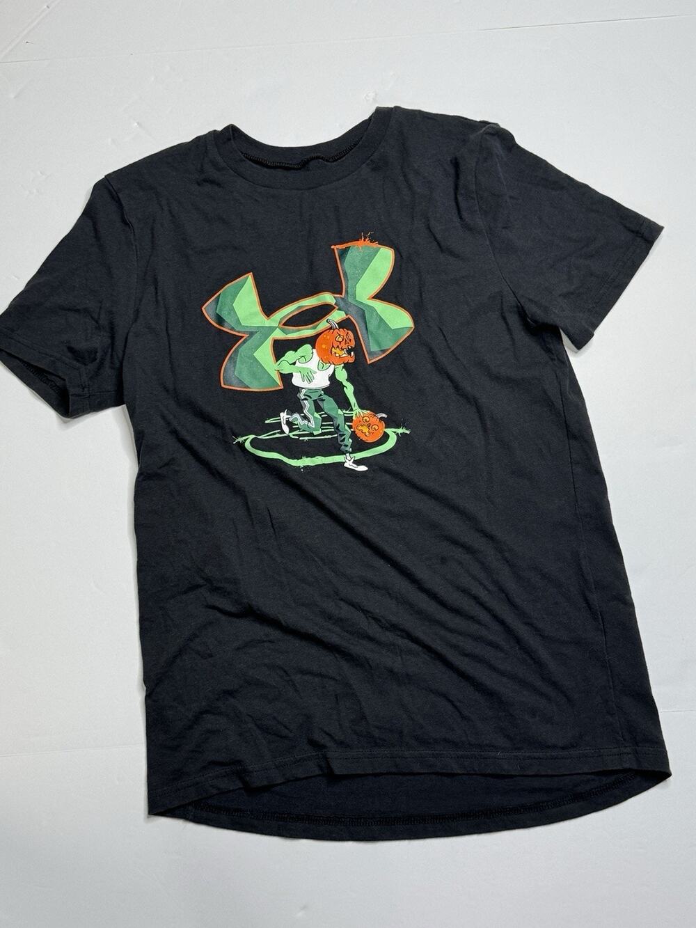 Under Armour Halloween T Shirt Boys YLG Black Pumpkin Zombie Graphic Tee